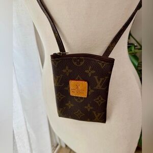 Authentic Louis Vuitton handmade monogram pochette travel crossbody bag